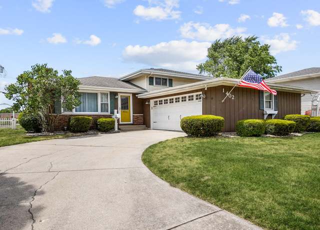Property at 1402 N Indiana St, Griffith, IN 46319, 3 beds, 1.5 baths