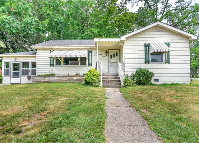 Property at 607 S Kouts St, Kouts, IN 46347, 2 beds, 1 bath