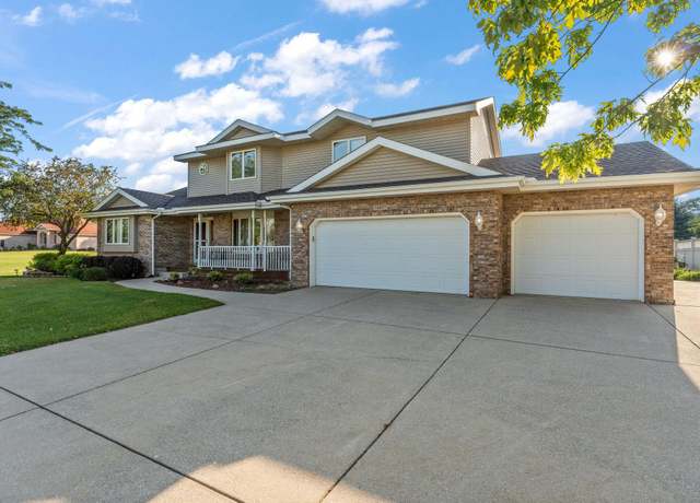 Property at 13077 Lincoln St, Crown Point, IN 46307, 4 beds, 2.5 baths