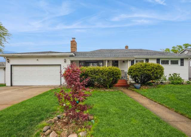 Property at 712 E Elm St, Griffith, IN 46319, 3 beds, 2.5 baths