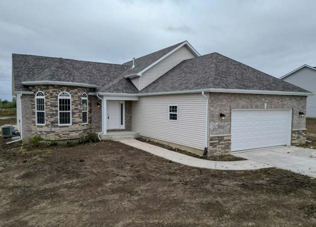 Property at 3008 W 82nd Pl, Merrillville, IN 46410, 4 beds, 3 baths