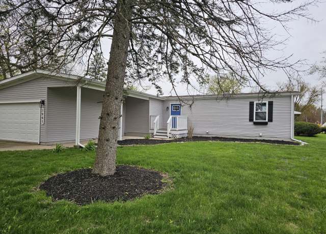 Property at 1941 W 60th Pl, Merrillville, IN 46410, 4 beds, 2.5 baths