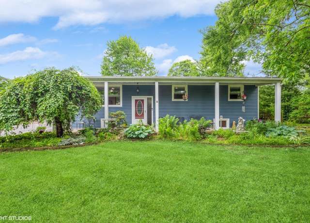 Property at 708 Albert St, Valparaiso, IN 46383, 3 beds, 2 baths
