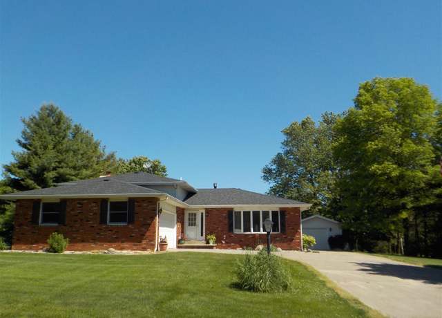 Property at 401 Forest View Dr, Valparaiso, IN 46385, 4 beds, 2 baths