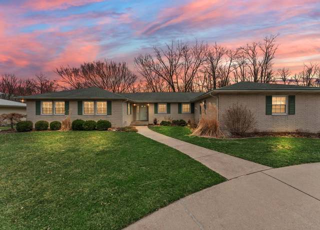 Property at 209 Shorewood Dr, Valparaiso, IN 46385, 3 beds, 2.5 baths