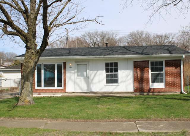 Property at 511 S Wayne St, Gary, IN 46403, 3 beds, 1 bath