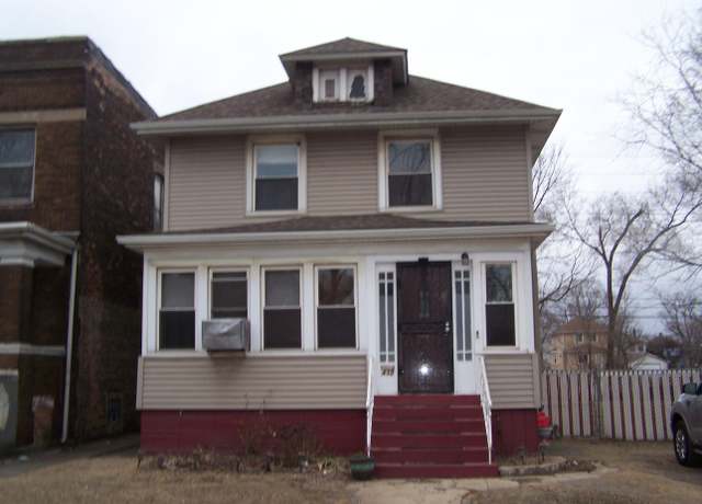 Property at 432 Jefferson St, Gary, IN 46402, 8 beds, 2.5 baths