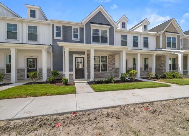 Property at 13147 Carolina St, Crown Point, IN 46307, 3 beds, 2 baths