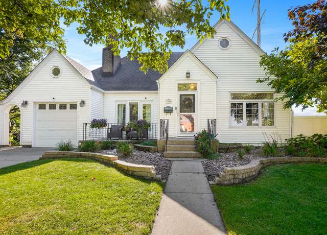 Property at 2264 Oakdale St, Highland, IN 46322, 3 beds, 3.5 baths