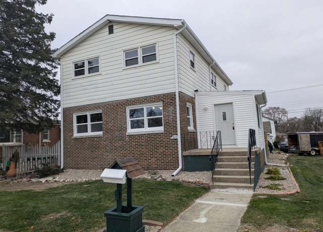 Property at 105 N Washington St, Hobart, IN 46342, 7 beds, 2 baths