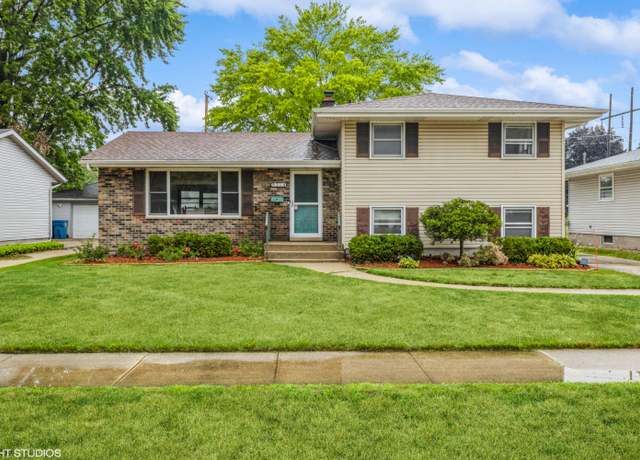 Property at 9214 Wildwood Dr, Highland, IN 46322, 4 beds, 2 baths