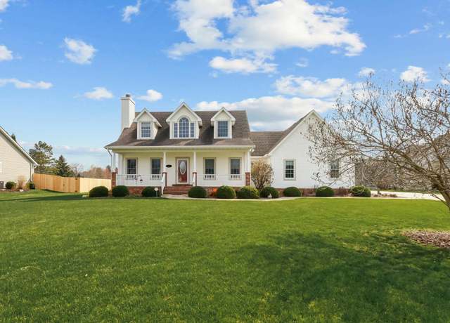 Property at 172 E Lee Dr, Kouts, IN 46347, 3 beds, 3.5 baths