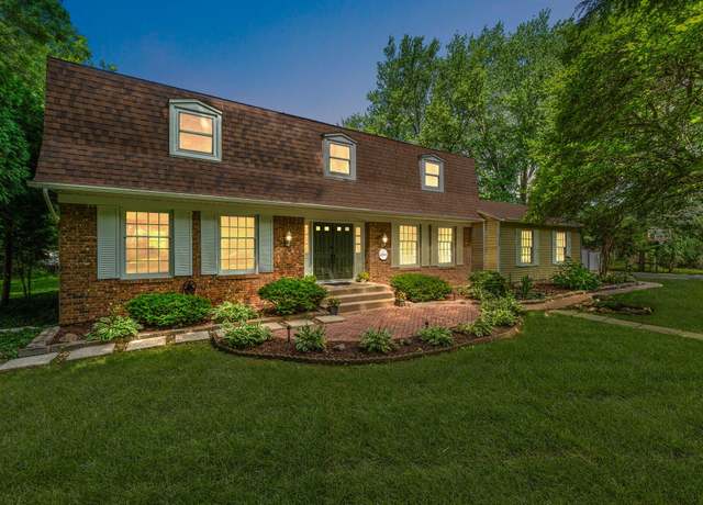 Property at 150 Sylvan Dr, Valparaiso, IN 46385, 4 beds, 2.5 baths