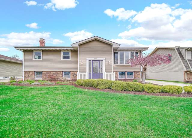 Property at 2017 Azalea Dr, Highland, IN 46322, 4 beds, 2 baths