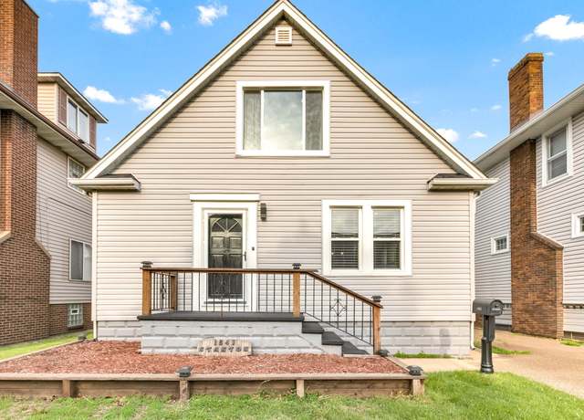 Property at 1941 Stanton Ave, Whiting, IN 46394, 5 beds, 3.5 baths