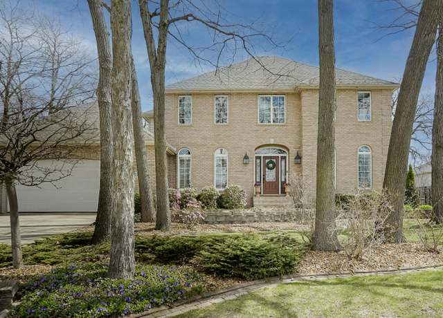 Property at 7541 Foxwood Dr, Schererville, IN 46375, 4 beds, 3.5 baths