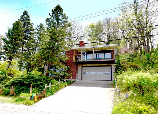 Property at 125 E Lakefront Dr, Beverly Shores, IN 46301, 3 beds, 2.5 baths