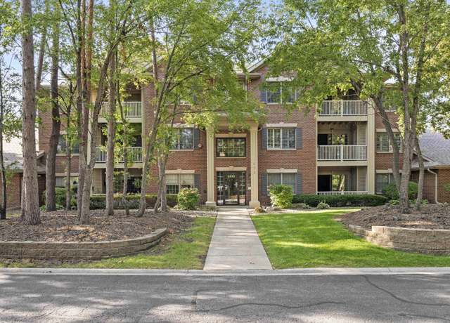 Property at 1632 White Oak Circle 2c, Munster, IN 46321, 3 beds, 2 baths