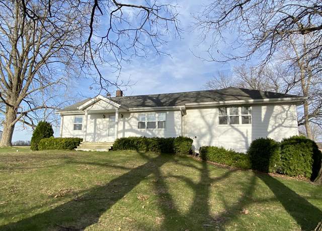 Property at 449 S 350 W, Valparaiso, IN 46385, 3 beds, 2 baths
