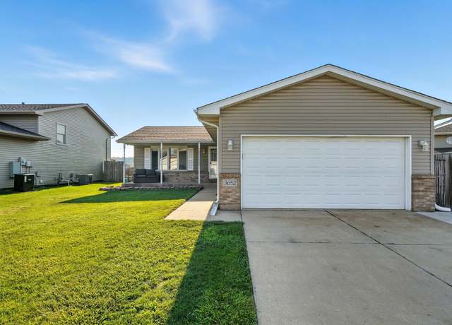 Property at 3652 Mansfield St, Portage, IN 46368, 3 beds, 2 baths