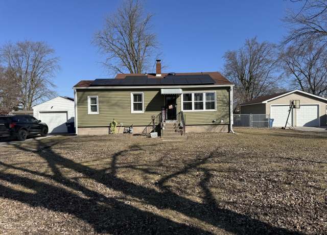 Property at 3831 Clough Ave, Highland, IN 46322, 2 beds, 1.5 baths