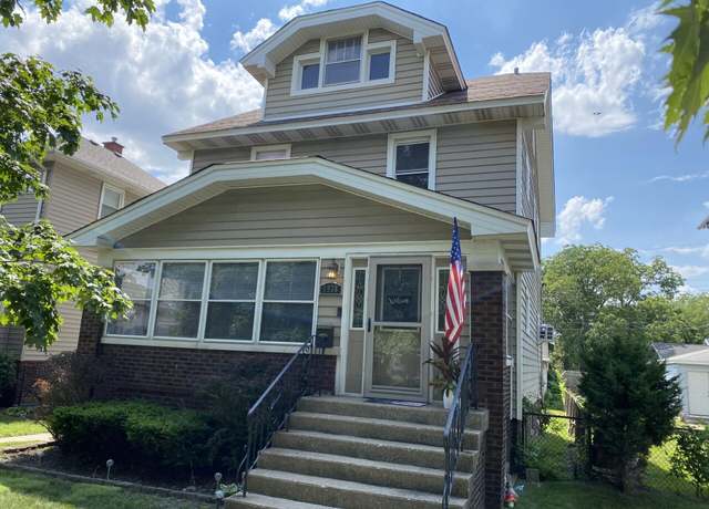 Property at 1938 Wespark Ave, Whiting, IN 46394, 3 beds, 2.5 baths