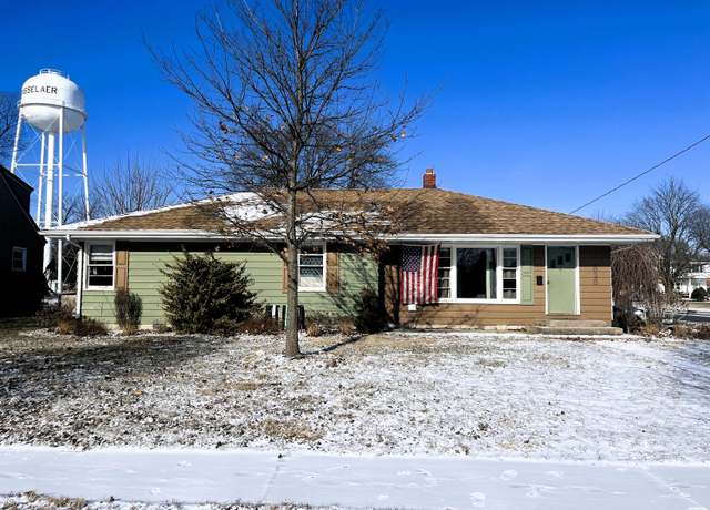 Property at 828 E Harrison St, Rensselaer, IN 47978, 5 beds, 1 bath