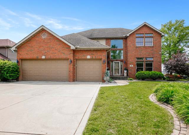 Property at 116 Salisbury Dr, Munster, IN 46321, 4 beds, 3.5 baths