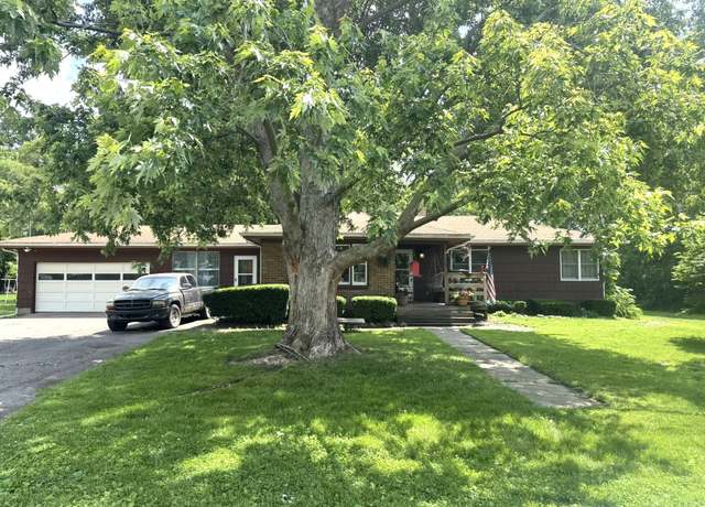 Property at 841 Carnation St SE, Demotte, IN 46310, 3 beds, 1 bath