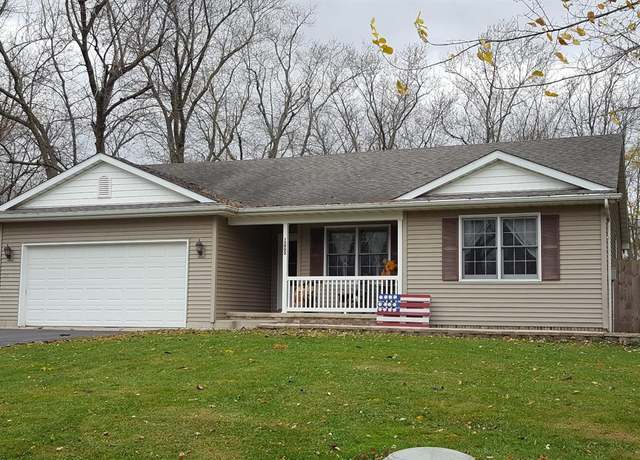 Property at 15902 Wildwood Dr, Lowell, IN 46356, 3 beds, 2 baths
