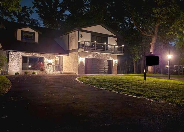 Property at 4930 W 84th Ter, Crown Point, IN 46307, 5 beds, 3.5 baths