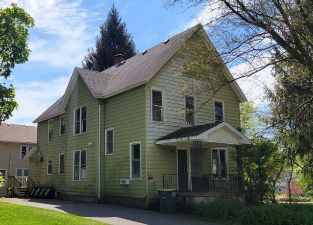 Property at 157 S Greenwich St, Valparaiso, IN 46383