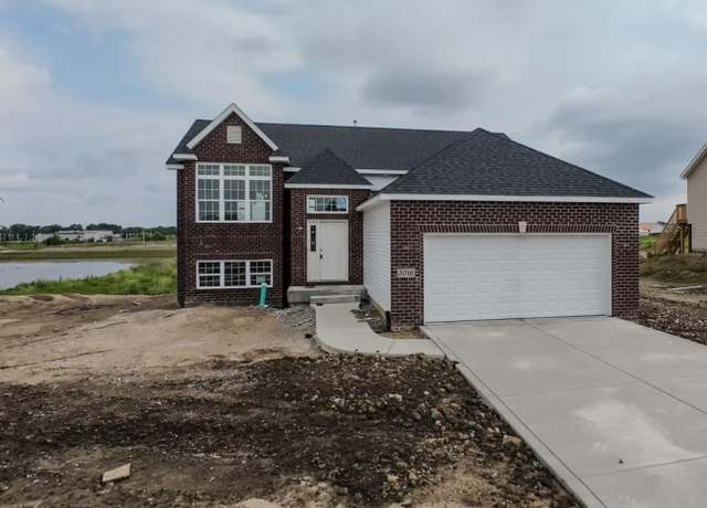 Property at 3016 W 84th Pl, Merrillville, IN 46410, 5 beds, 2 baths