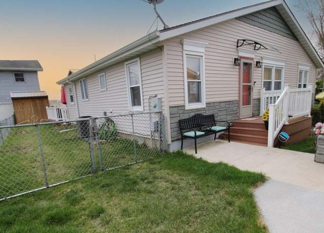 Property at 5027 E Woodland Dr, Knox, IN 46534, 4 beds, 2 baths
