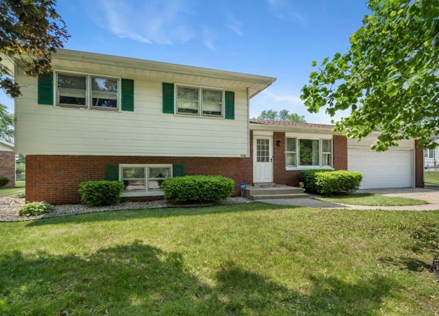 Property at 7712 Delaware Pl, Merrillville, IN 46410, 3 beds, 2 baths