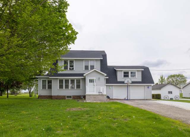 Property at 906 N 1st St, Kentland, IN 47951, 4 beds, 1.5 baths