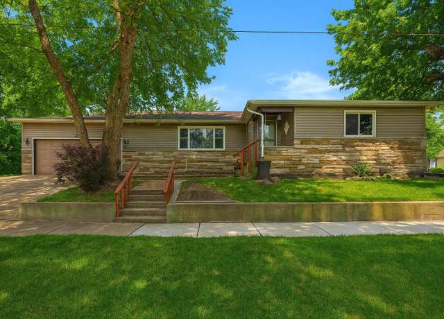 Property at 647 N Oakwood St, Griffith, IN 46319, 4 beds, 2.5 baths