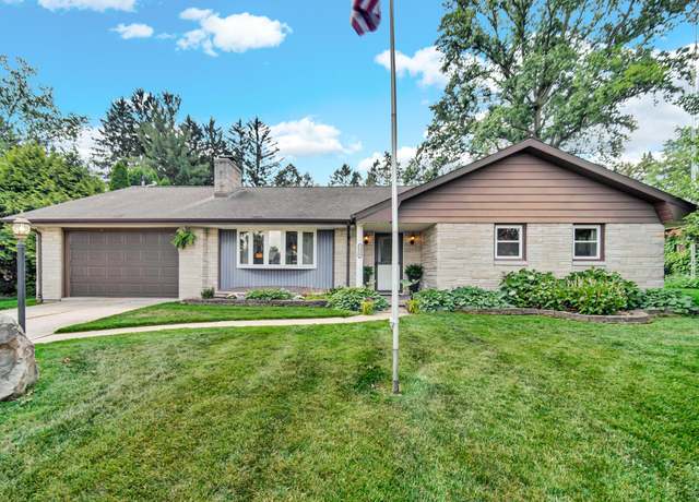 Property at 2028 Michigan Ave, La Porte, IN 46350, 2 beds, 2 baths
