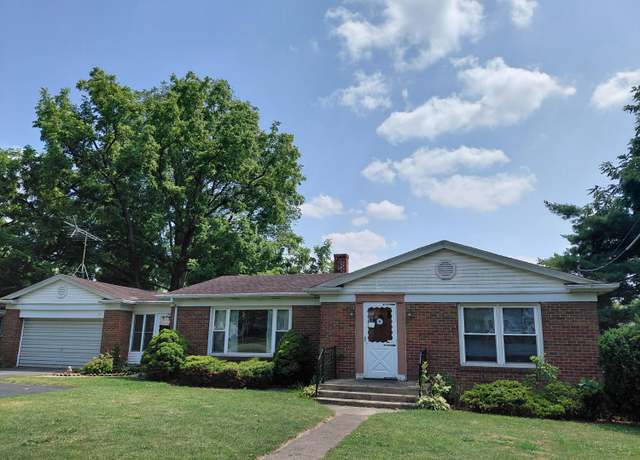 Property at 285 W Commercial Ave, Lowell, IN 46356, 3 beds, 1 bath