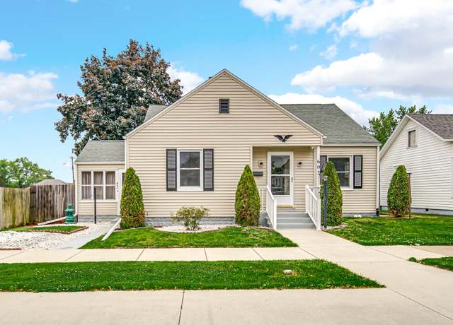 Property at 602 Ohio St, Walkerton, IN 46574, 3 beds, 1 bath