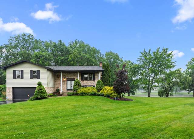 Property at 8558 Mathews St, Crown Point, IN 46307, 4 beds, 3 baths
