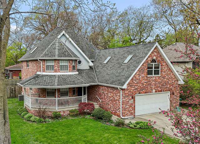 Property at 8408 Beech Ave, Munster, IN 46321, 5 beds, 3.5 baths
