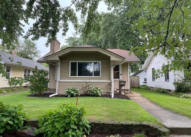Property at 913 Lincoln St, Hobart, IN 46342, 2 beds, 1 bath
