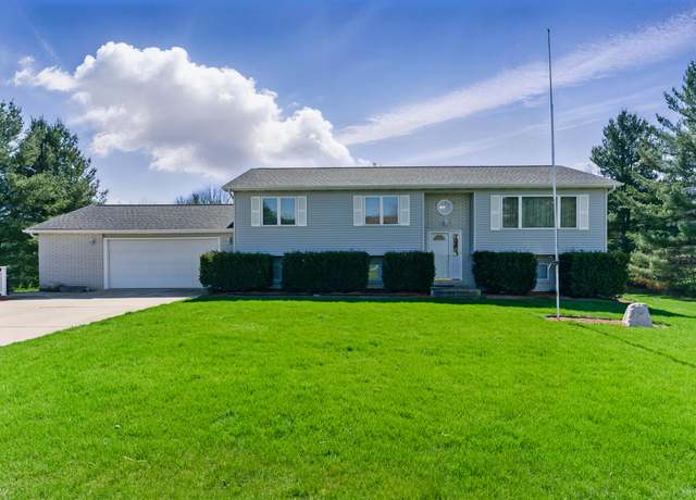 Property at 5 S Cherrywood Ln, Valparaiso, IN 46385, 5 beds, 3 baths