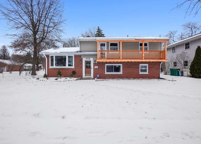 Property at 8719 Linden Ave, Munster, IN 46321, 4 beds, 2.5 baths