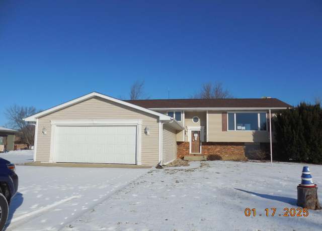 Property at 5200 W 154th Ave, Lowell, IN 46356, 4 beds, 3 baths