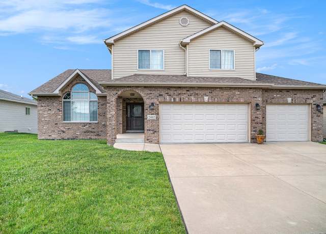 Property at 2462 W 85th Ln, Merrillville, IN 46410, 4 beds, 3.5 baths
