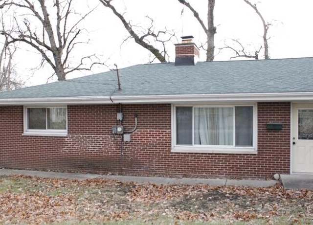 Property at 805 W North St, Crown Point, IN 46307, 3 beds, 2 baths
