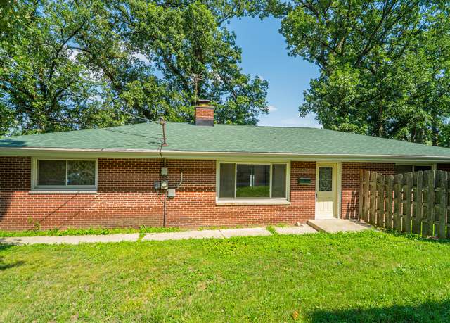 Property at 805 W North St, Crown Point, IN 46307, 3 beds, 2 baths