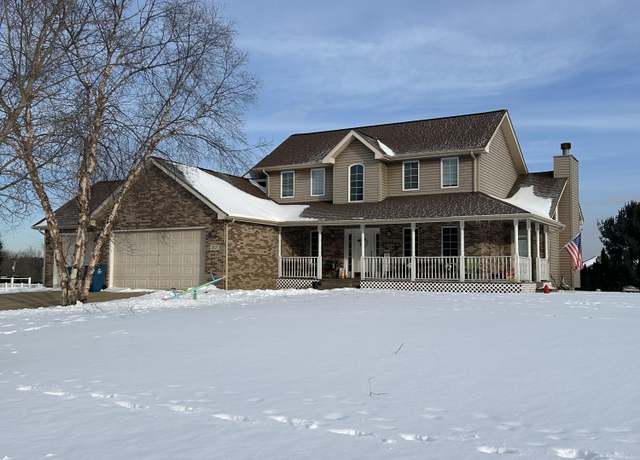 Property at 37 Warren Dr, Valparaiso, IN 46385, 4 beds, 3 baths